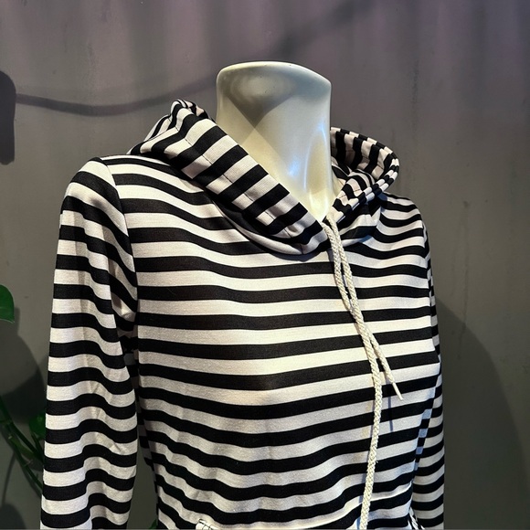 Vintage Black&Cream Striped Hoodie Dress - Picture 2 of 6